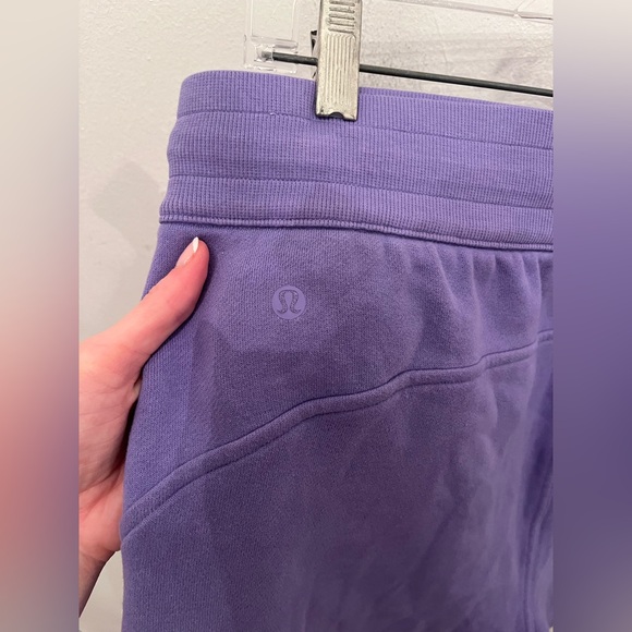Lululemon Scuba High-Rise Short 5" Dark Lavender Size 14 - Picture 9 of 10
